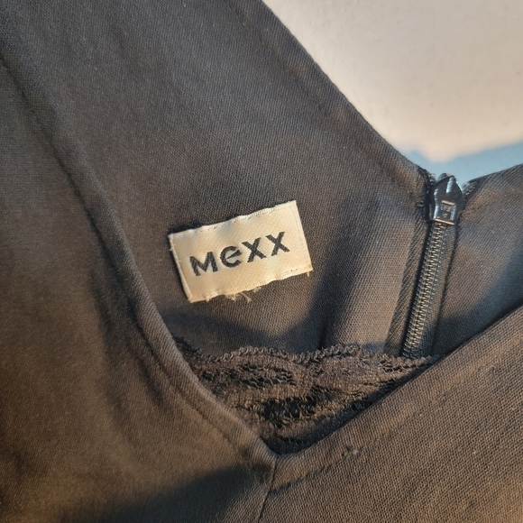 BLACK Mexx V-neck vintage mini dress. - Picture 10 of 10